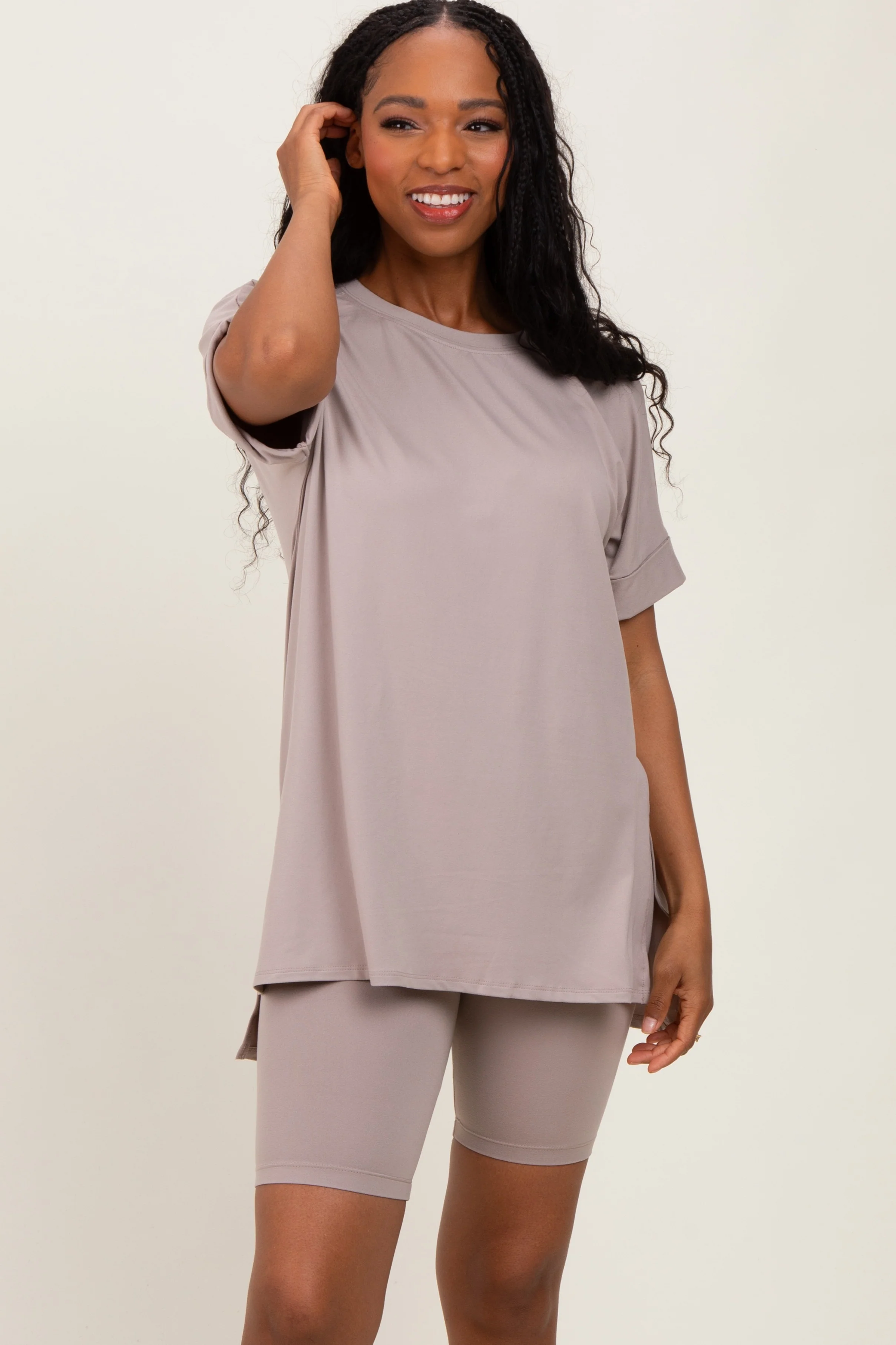 Beige Hi-Low Short Sleeve Tee Biker Short Set - Image 4
