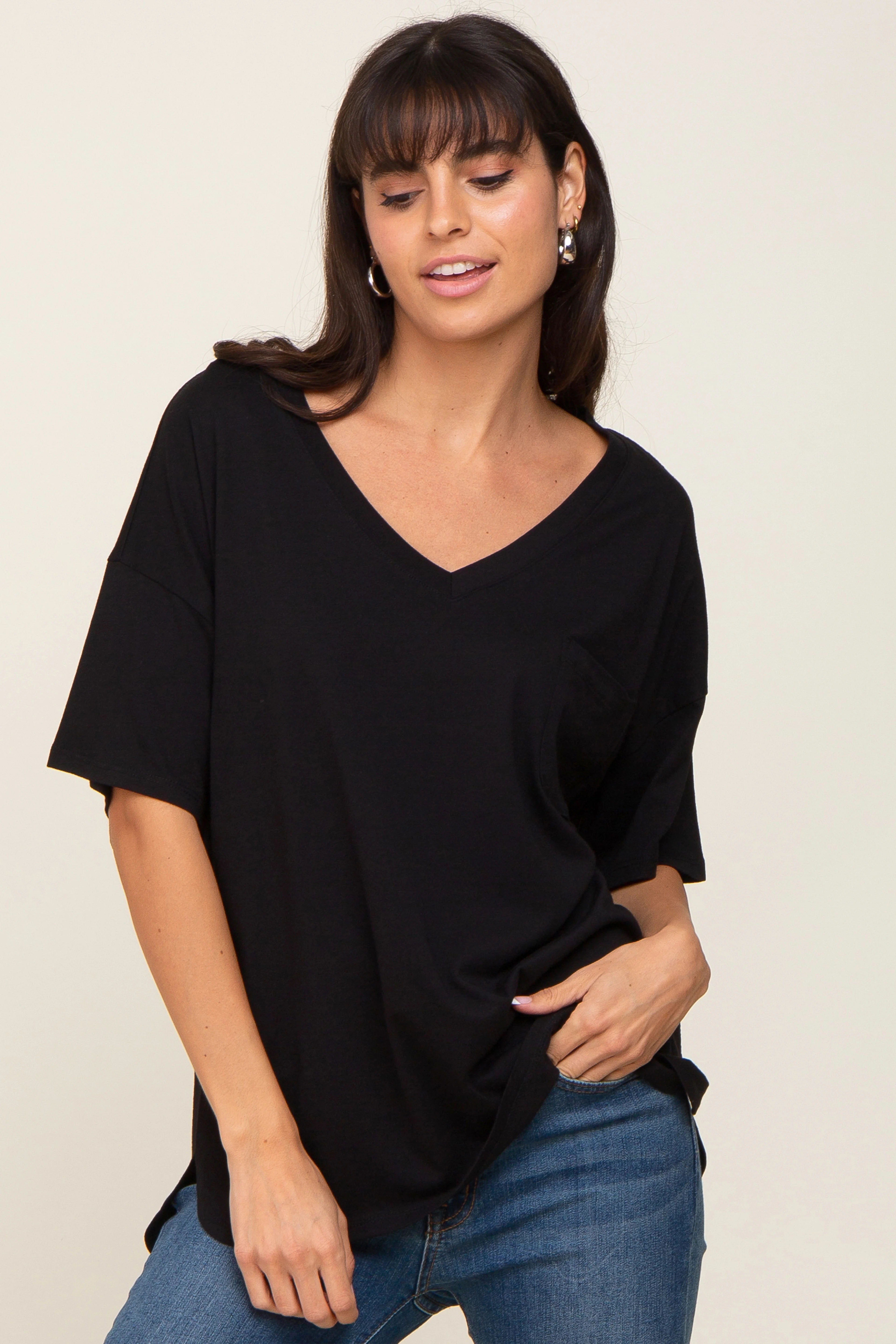 Black Pocketed V-Neck Maternity Top - Image 5