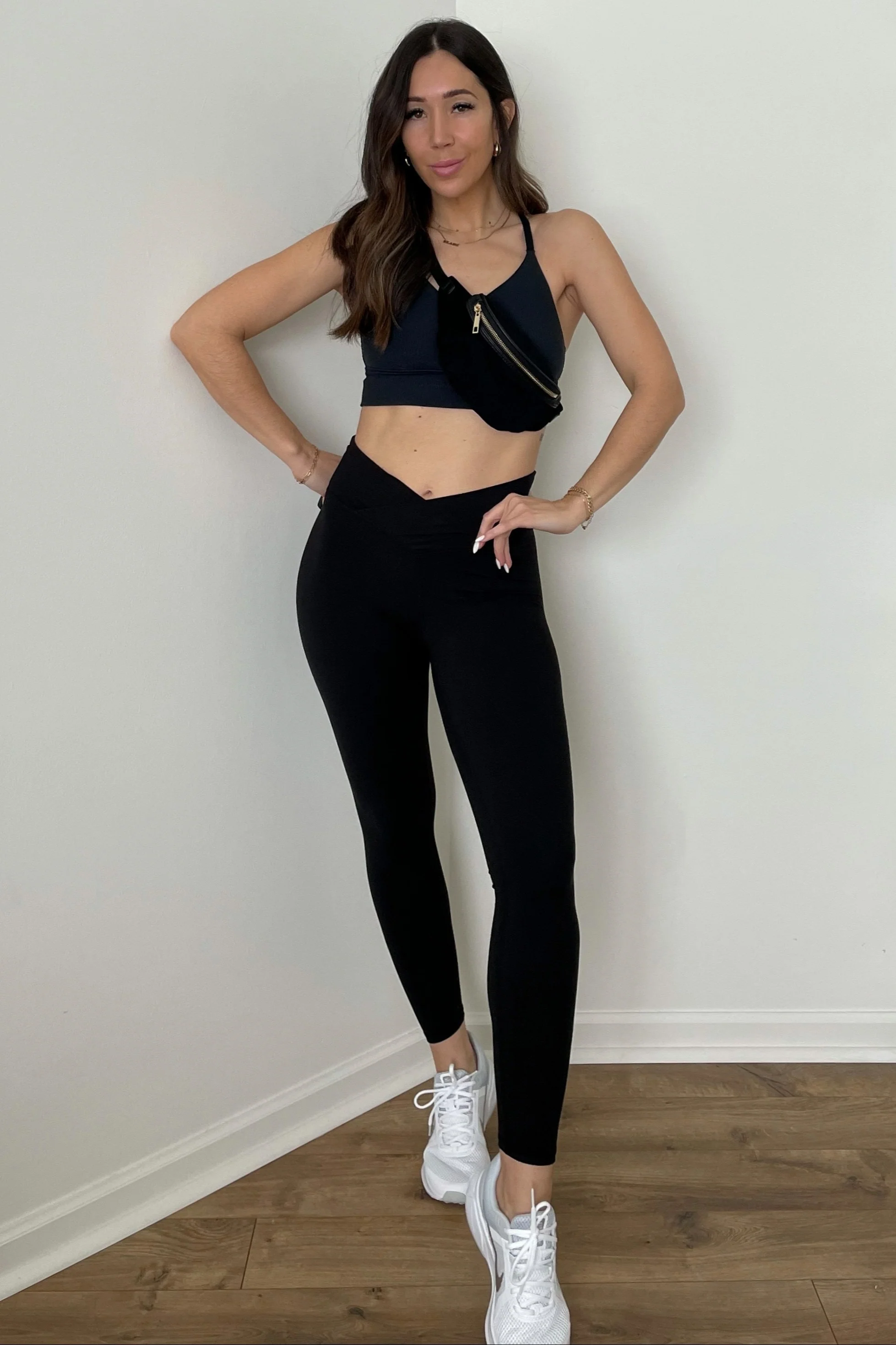 Black V-Waist Leggings - Image 6