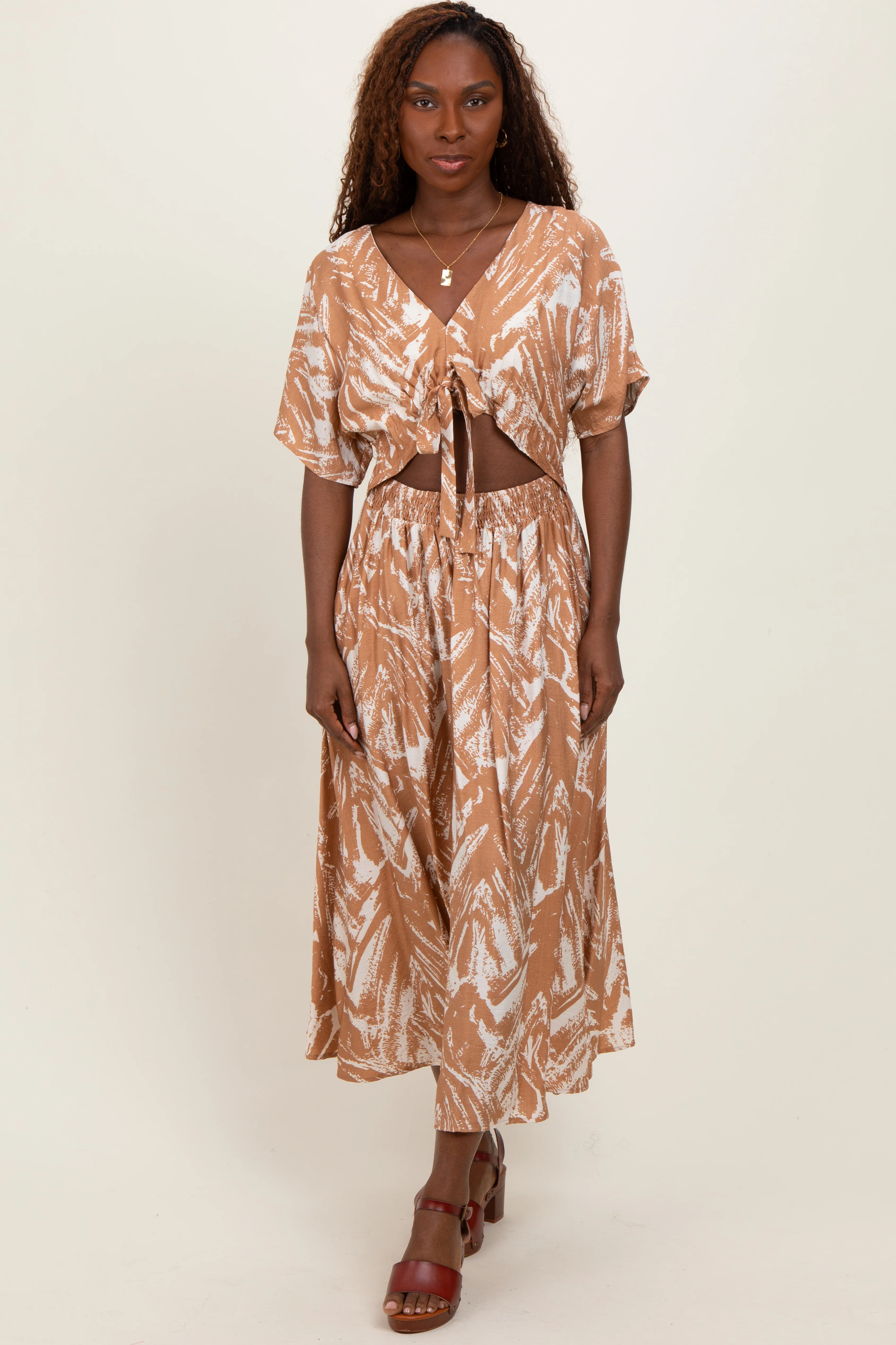 Camel Brushstroke Print Cutout Maternity Midi Dress - Image 5